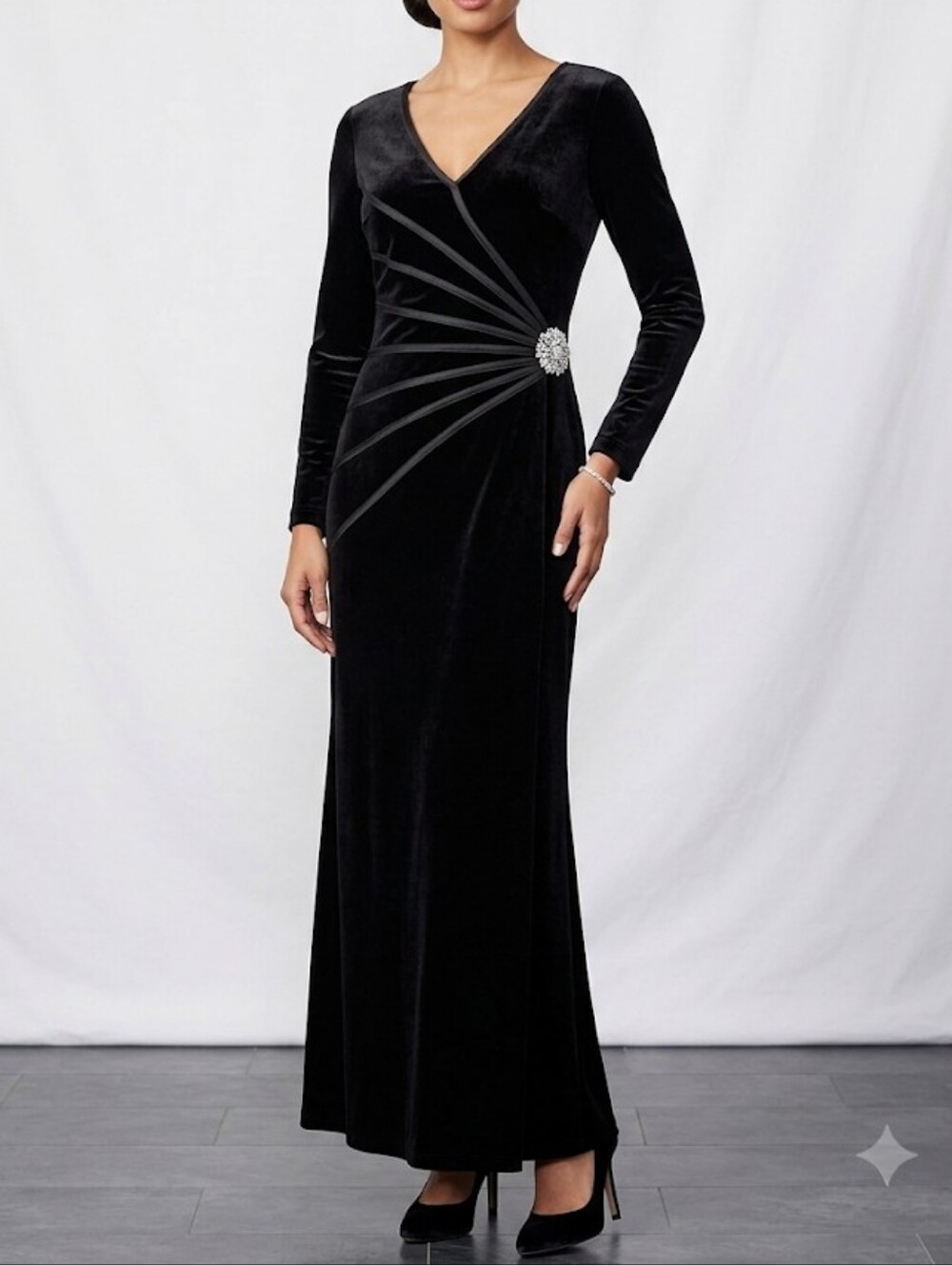 Tadashi Shoji Black Velvet Long-Sleeve Evening Gown